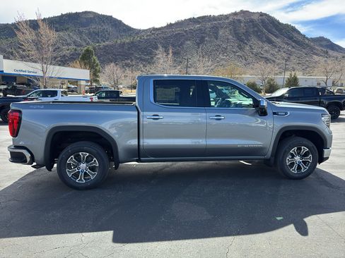 New 2026 GMC Sierra 1500 SLT w/ SLT Convenience Package AWD/4WD image 8