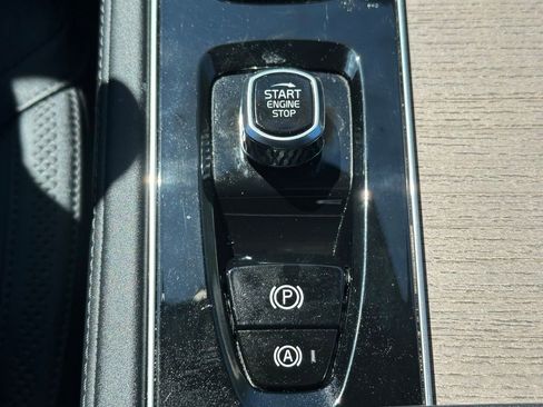 Used 2025 Volvo XC90 B6 Plus AWD/4WD image 34