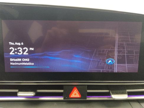 Used 2025 Hyundai Elantra SEL FWD image 25