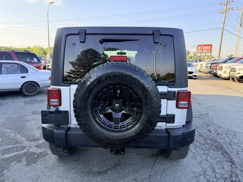 Used 2012 Jeep Wrangler Unlimited Rubicon w/ Max Tow Pkg AWD/4WD image 6