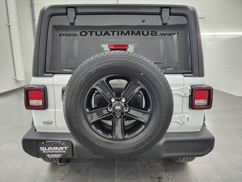 Used 2022 Jeep Wrangler Unlimited Sport image 23