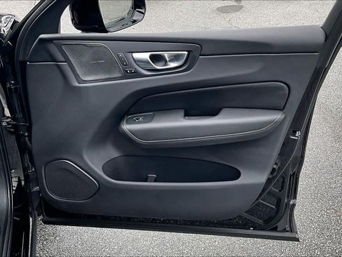 Used 2024 Volvo XC60 T8 Ultimate image 22