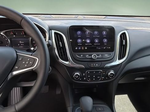 Used 2024 Chevrolet Equinox LT FWD image 11