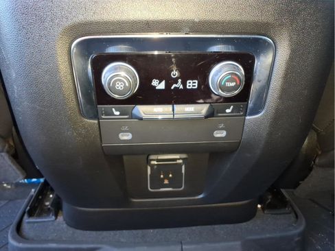 Used 2023 Chevrolet Suburban RST w/ Luxury Package image 11