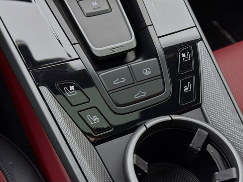Certified 2025 Porsche 911 Carrera RWD image 24