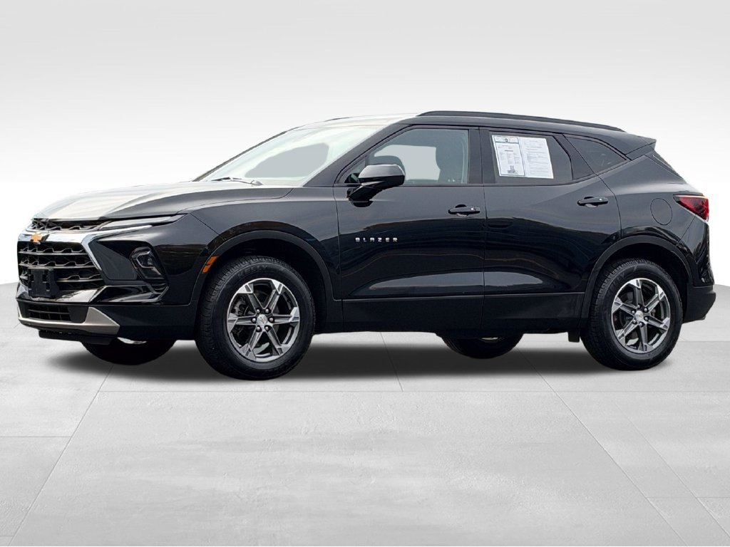 Used 2024 Chevrolet Blazer LT w/ Convenience Package FWD image 3