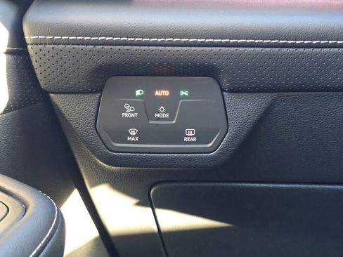 New 2026 Volkswagen Atlas SEL image 23