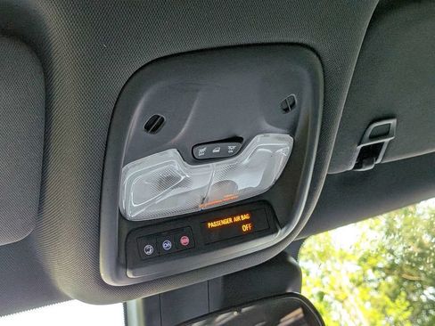 Used 2022 Chevrolet TrailBlazer RS FWD image 21