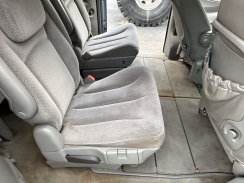 Used 2006 Dodge Grand Caravan SXT image 19