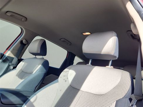 Used 2023 Hyundai Santa Fe SEL image 17