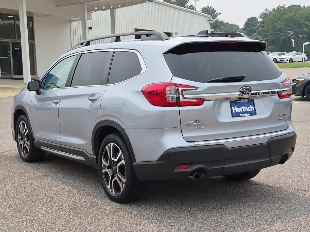 Used 2023 Subaru Ascent Limited w/ Technology Package AWD/4WD image 5
