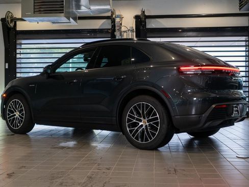 Used 2025 Porsche Macan Electric image 3