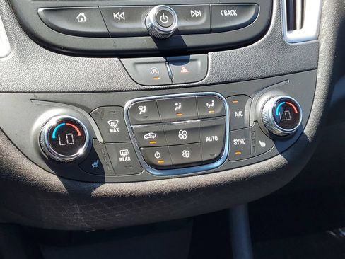 Used 2022 Chevrolet Malibu LT FWD image 23