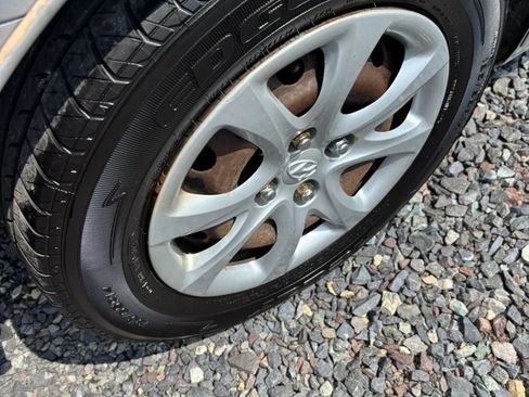 Used 2012 Hyundai Accent GLS FWD image 36