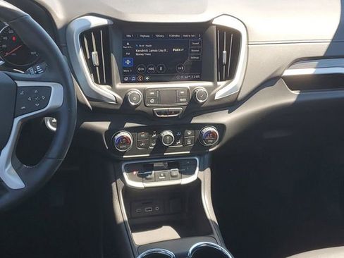 Certified 2024 GMC Terrain SLT w/ Elevation Edition AWD/4WD image 15