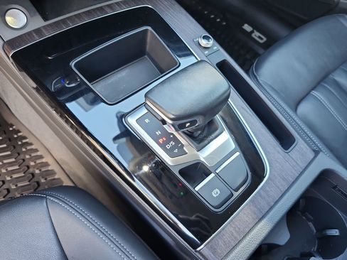 Used 2021 Audi Q5 Premium w/ Convenience Package image 15