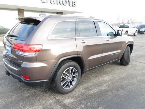Used 2018 Jeep Grand Cherokee Limited w/ Trailer Tow Group IV image 9