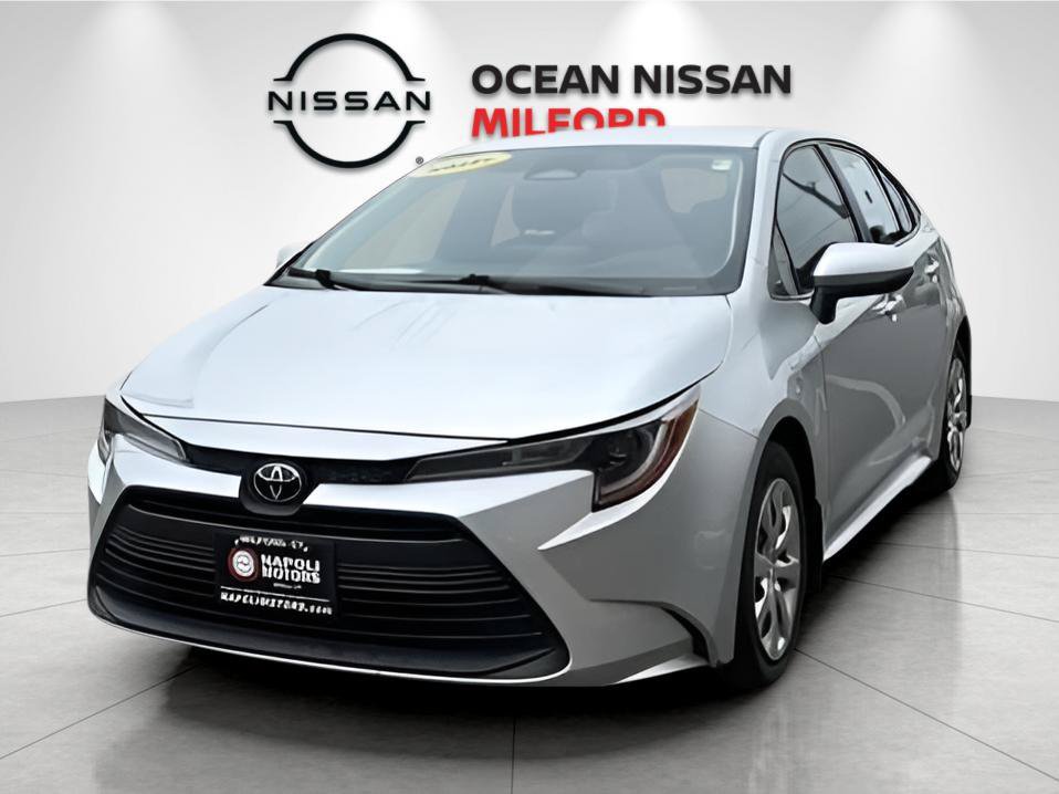 Used 2025 Toyota Corolla LE FWD image 1