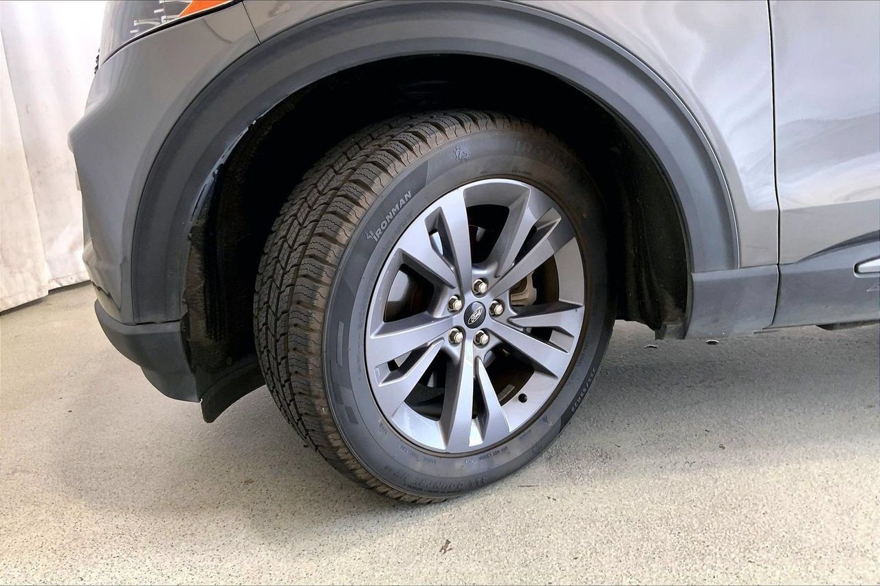Used 2023 Ford Explorer XLT w/ Equipment Group 202A RWD image 20
