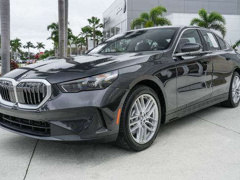Used 2024 BMW 530i w/ M Sport Package image 4