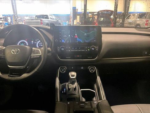 Used 2026 Toyota Grand Highlander AWD Hybrid image 19