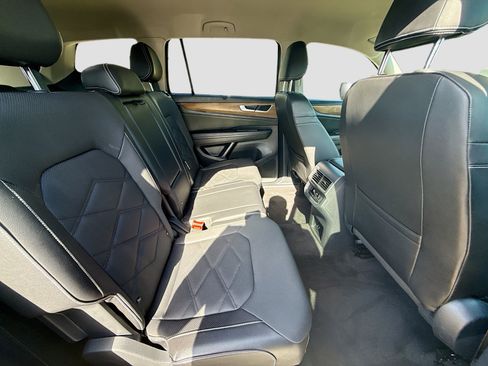 Used 2024 Volkswagen Atlas SE image 29