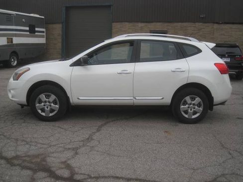 Used 2014 Nissan Rogue S w/ Convenience Package AWD/4WD image 6