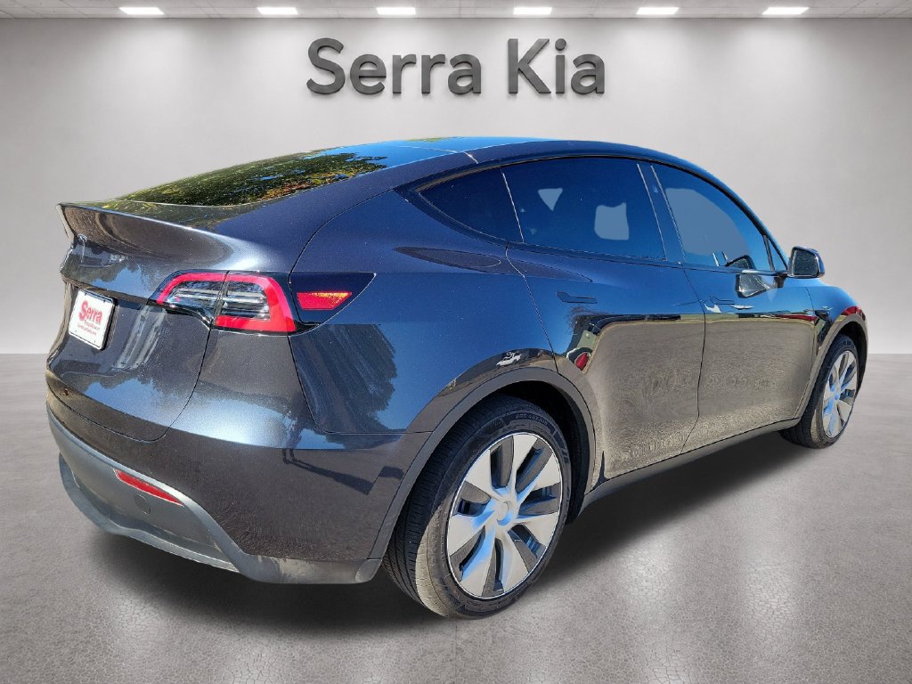 Used 2024 Tesla Model Y 2WD image 5