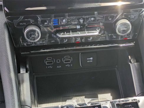 New 2024 Jeep Grand Cherokee Overland w/ Advanced Protech Group III image 22