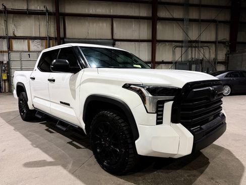 Used 2023 Toyota Tundra SR5 w/ SR5 Convenience Package AWD/4WD image 2