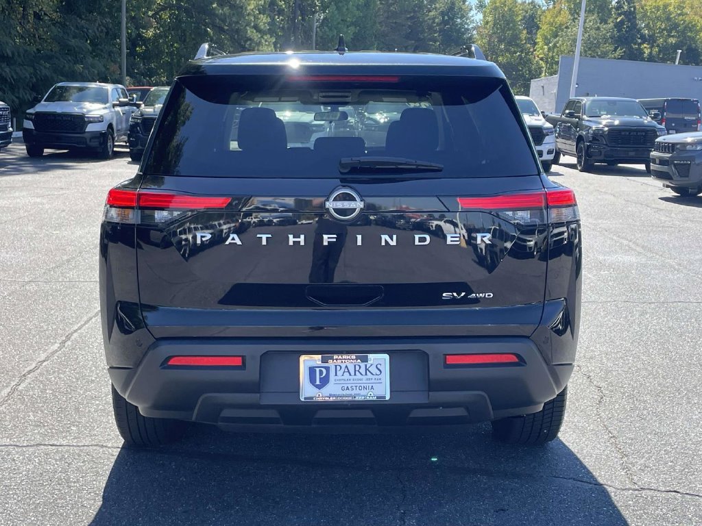Used 2024 Nissan Pathfinder SV AWD/4WD image 7