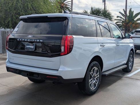 New 2025 Ford Expedition Active image 5