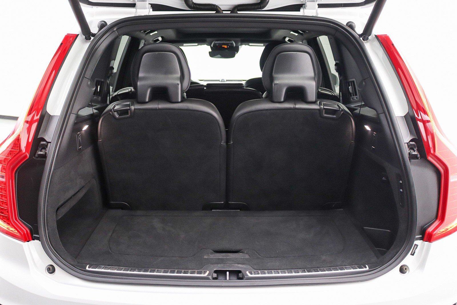 Used 2017 Volvo XC90 T6 R-Design w/ Vision Package AWD/4WD image 33