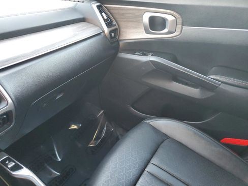 Certified 2022 Kia Sorento S w/ Panoramic Sunroof Package image 26