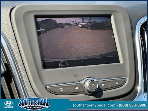 Used 2023 Chevrolet Equinox LS AWD/4WD image 30