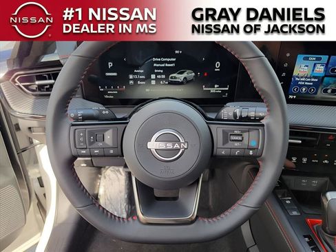 New 2025 Nissan Kicks SR image 14