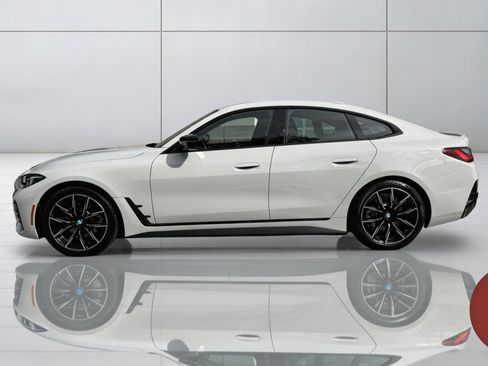 Used 2025 BMW 430i xDrive w/ M Sport Package AWD/4WD image 3