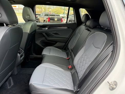 New 2026 Volkswagen Tiguan SEL R-Line AWD/4WD image 16
