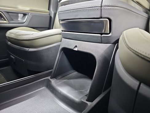 Used 2023 Rivian R1S Adventure image 33