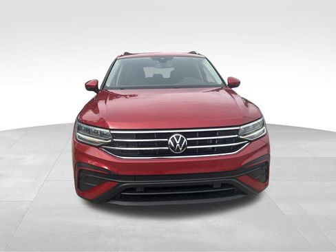 Certified 2023 Volkswagen Tiguan SE w/ Panoramic Sunroof Package image 8