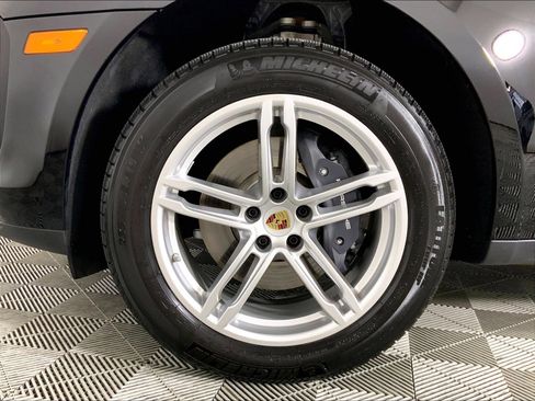Certified 2026 Porsche Macan AWD/4WD image 26