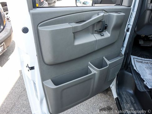 Used 2024 Chevrolet Express 3500 w/ Power Convenience Package RWD image 14