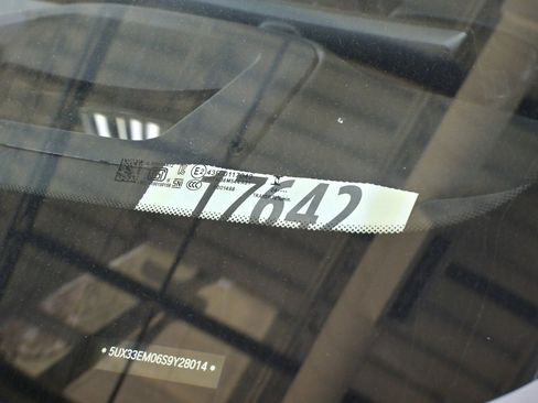 New 2025 BMW X7 M60i w/ Executive Package image 27