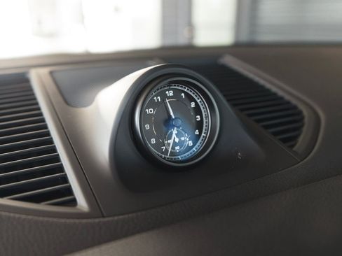 New 2026 Porsche Macan image 24