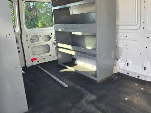 Used 2010 Ford E-250 and Econoline 250 image 9
