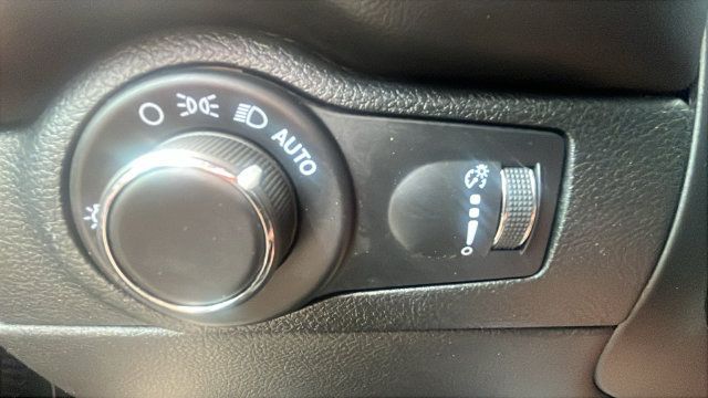 Used 2025 Dodge Durango GT AWD/4WD image 29