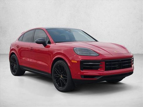 Used 2025 Porsche Cayenne Coupe image 3