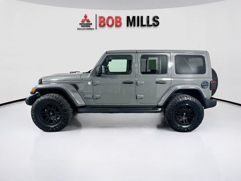 Used 2020 Jeep Wrangler Unlimited Sahara AWD/4WD image 4