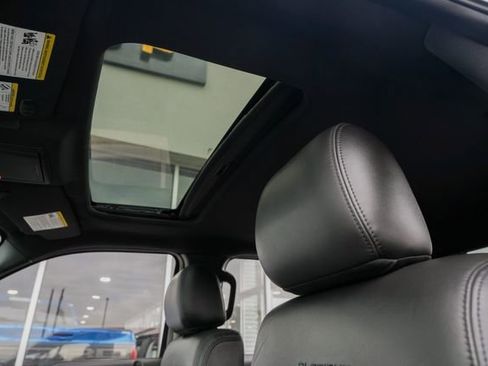 Used 2013 Ford F150 Platinum image 24