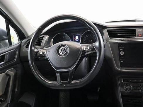 Used 2019 Volkswagen Tiguan SE w/ Panoramic Sunroof Package AWD/4WD image 16